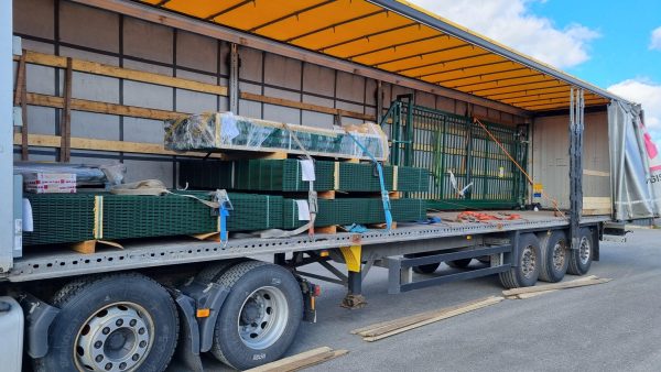 Kuljetuskalusto työssä